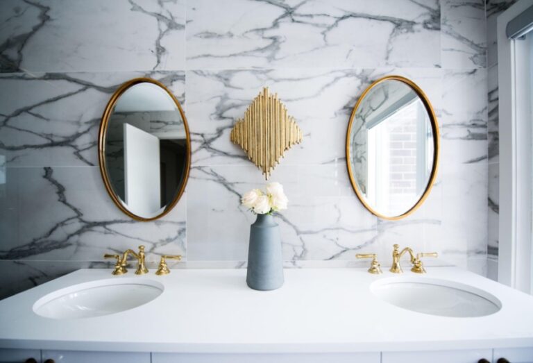 white sink bathroom design