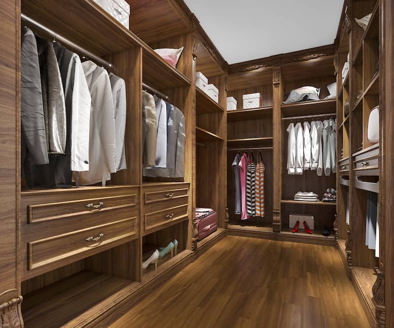 Evaluating Walk-in Closet cabinets