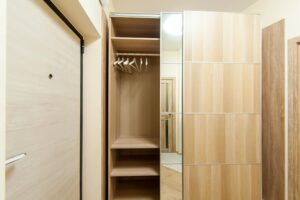 materials and styles for walk in closet